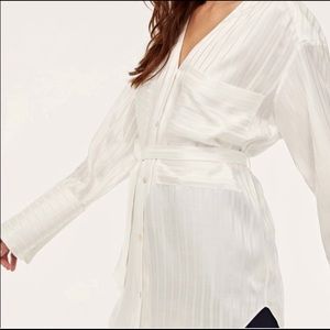 Aritzia - Wilfred Blouse